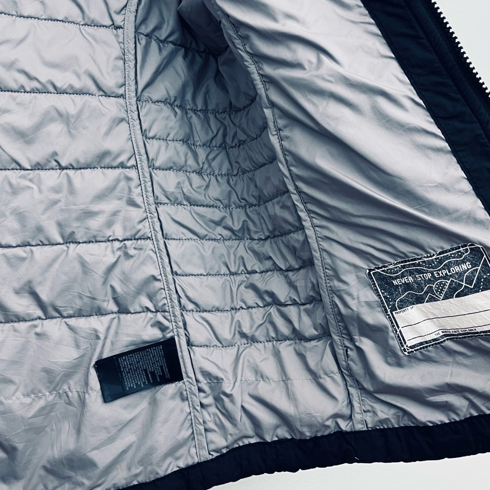 The North Face Girls 14/16 Insulated Puffer Jacket Black Lightweight Zip Coat - Picture 6 of 9